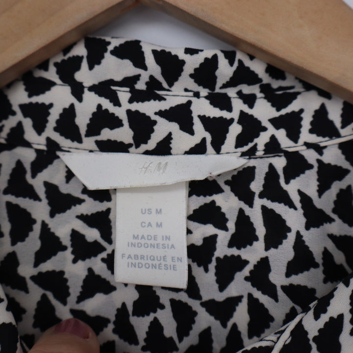 HM Womens Black White Geometric Triangle Print Button Up Blouse Size M