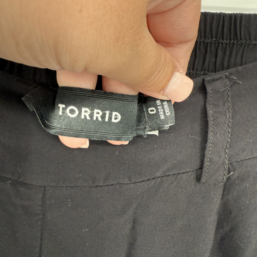 Torrid Chino Pants Womens 0 Black Rayon Stretch Pleated Wide Leg Elastic Waist