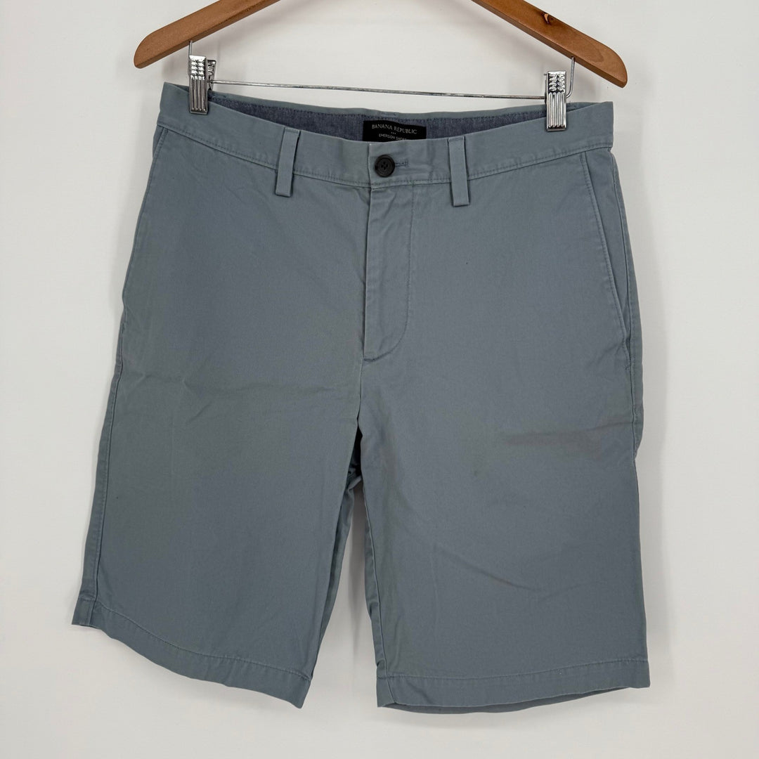 Banana Republic Emerson Short Mens Size 30 Gray Chino Flat Front Casual