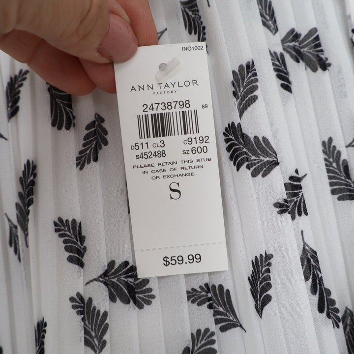 Ann Taylor Factory Leaf Print Pleated Flutter Sleeve Blouse White Black Small