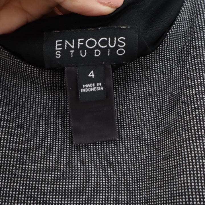 Enfocus Studio Gray Sleeveless Sheath Dress Zipper Accent Tiered Knit Size 4