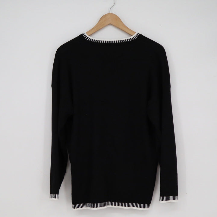Fashion Black Crewneck Sweater White Contrast Trim High-Low Hem Medium