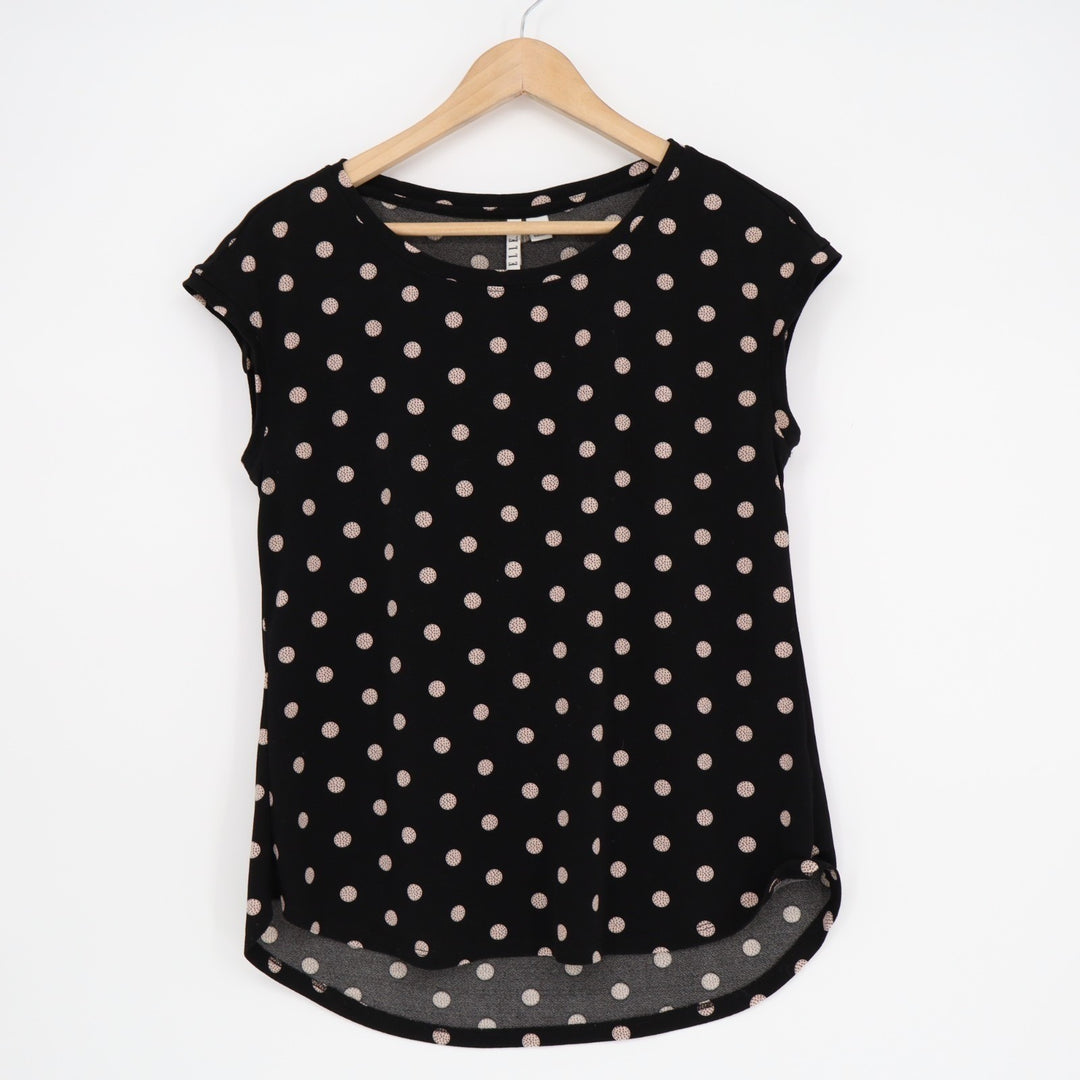 Elle Blouse Women's XS Black Stretch Polka Dots Fitted Cap Sleeve Curve Hem