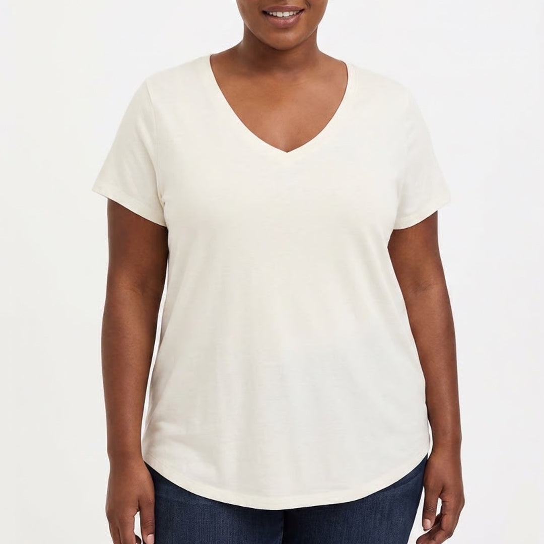 Torrid Classic Fit White V-Neck T-Shirt Size 1 Plus Size Relaxed Tee