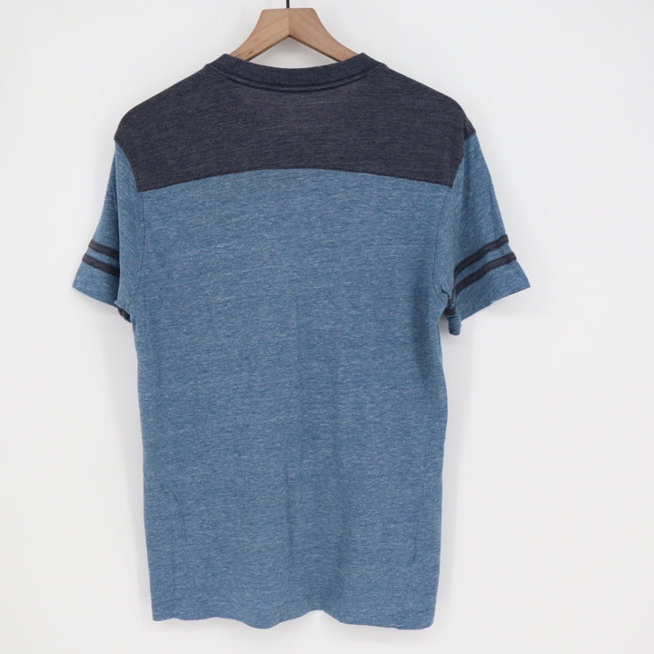 Eddie Bauer Mens V Neck Color Block T Shirt Blue Gray Stripes Size M