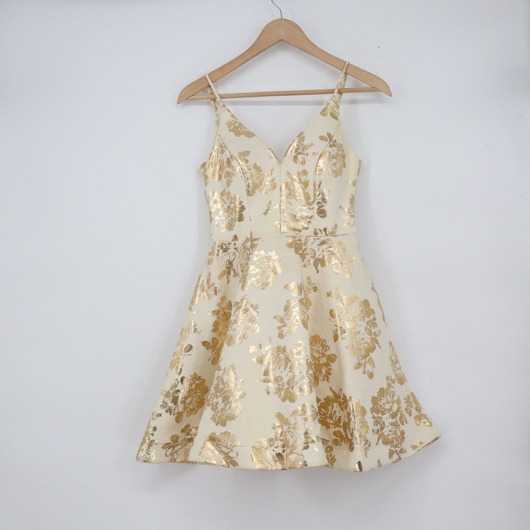 B. Darlin Gold Floral Foil Fit and Flare Cocktail Dress Cream Size 3/4