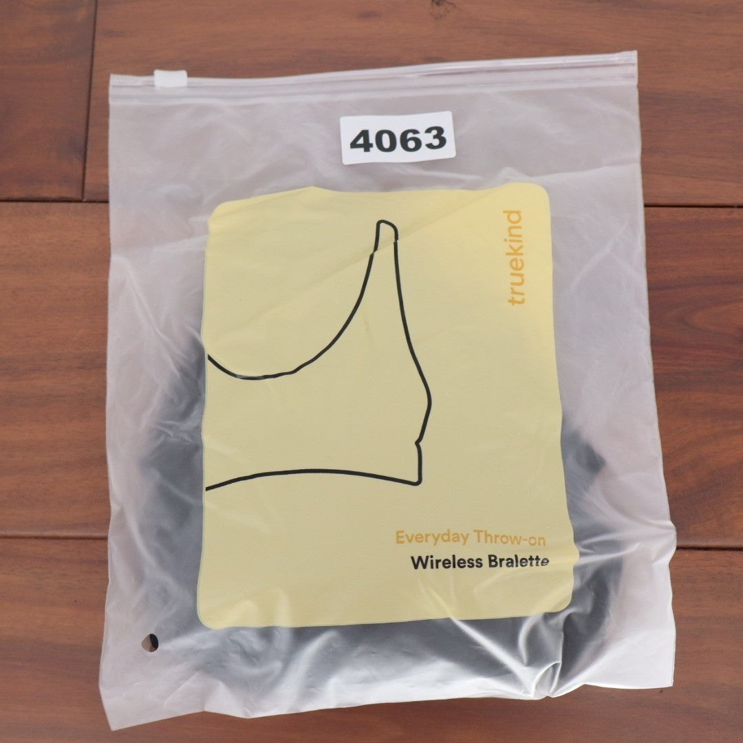 Truekind Everyday Throw On Wireless Bralette Bra Medium Black Stretch Seamless