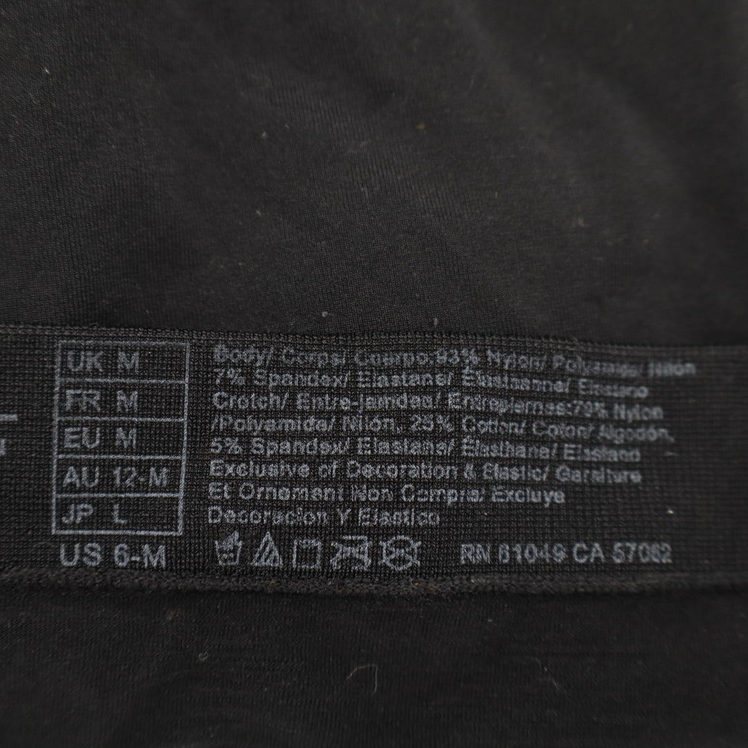 Wacoal B Smooth Seamless Hi Cut Brief Panty Womens 6-Medium Black Nylon Stretch