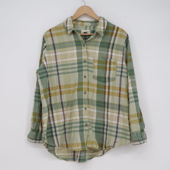 Universal Thread Green Plaid Button Down Shirt Long Sleeve Womens Medium