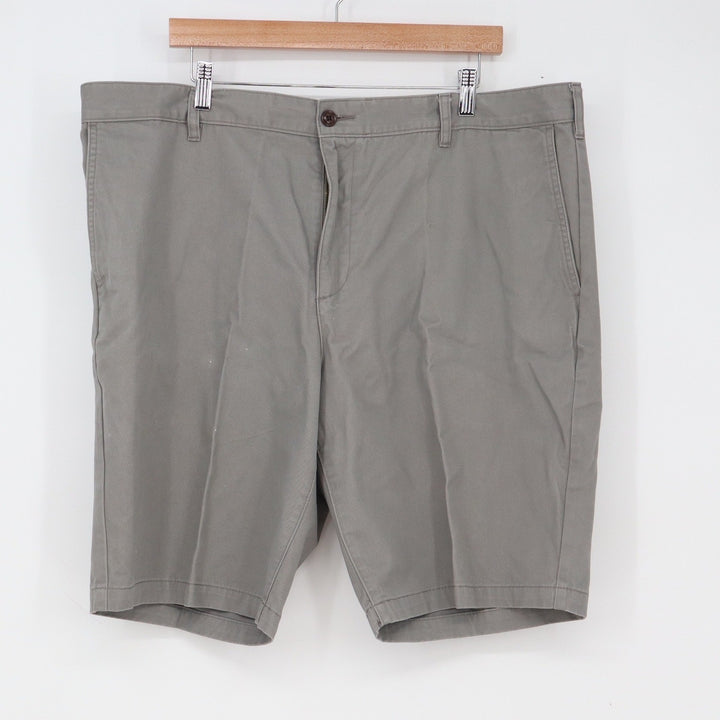 Dockers Shorts Mens 42 Classic Fit Gray Cotton Twill Flat Front Good