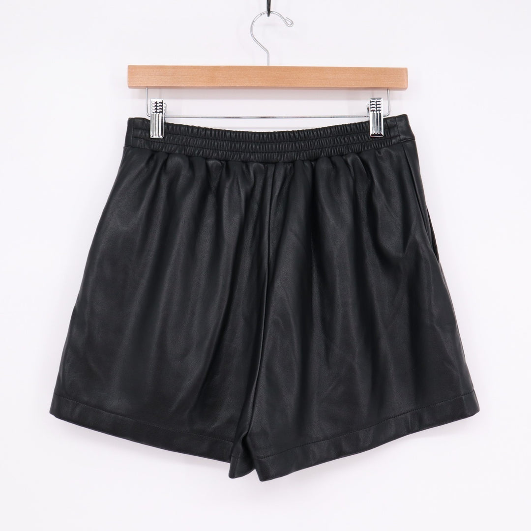 Allie Rose Faux Leather Chino Shorts Womens Medium Black Pleated Outdoor Zip Fly
