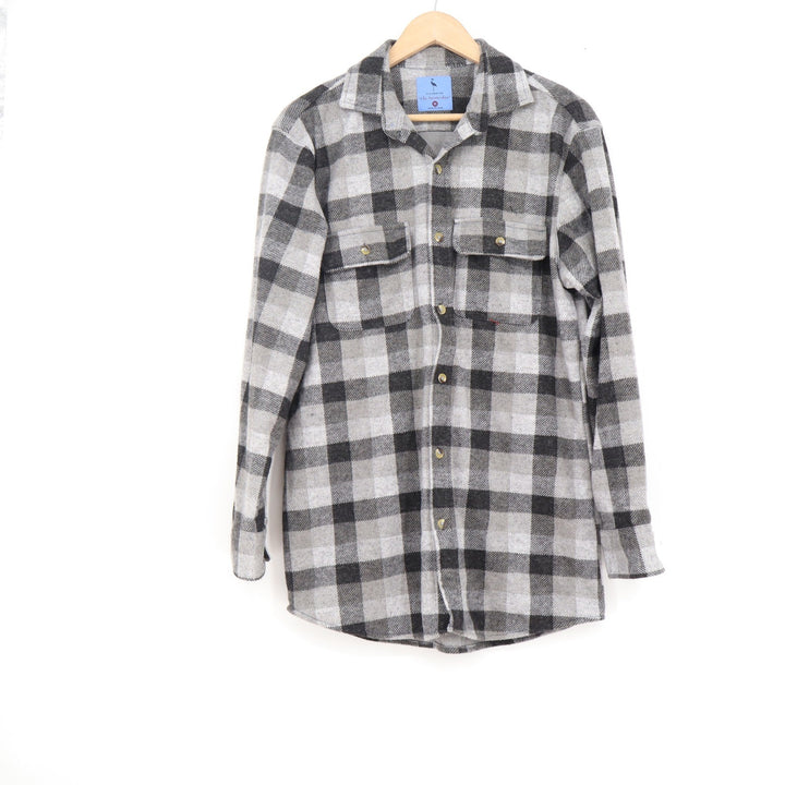 Tailorbyrd The Sweatershirt Mens Medium Grey Black Plaid Knit Button Down Shirt