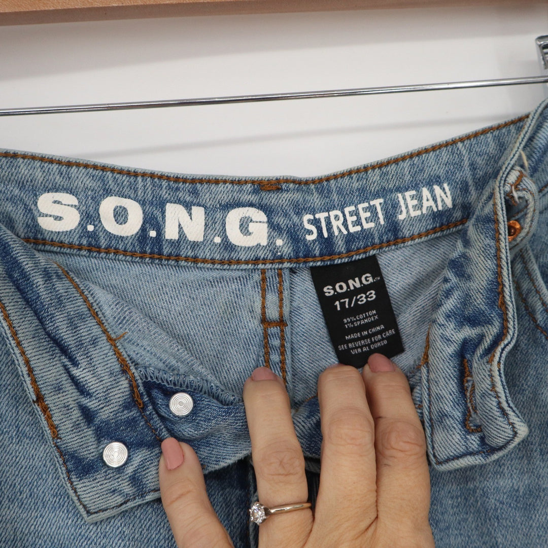 SONG Street Jean Distressed Denim Shorts Light Wash Blue Button Fly Size 17/33