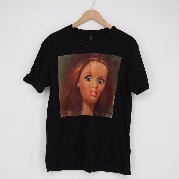 Gildan Softstyle Black Graphic T-Shirt Doll Face Surreal Art Size M