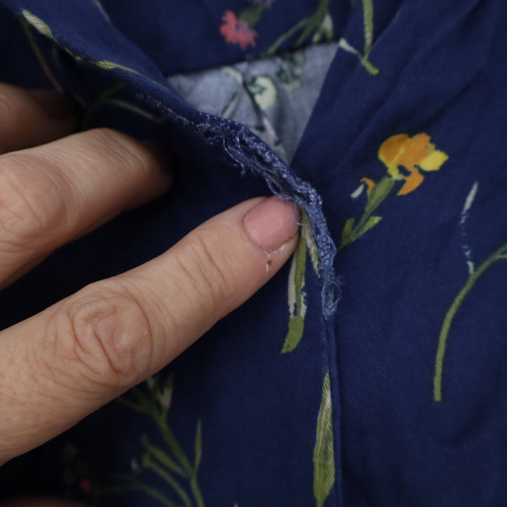 Uniqlo Womens Navy Blue Wildflower Botanical Print Rayon Button Down Shirt S