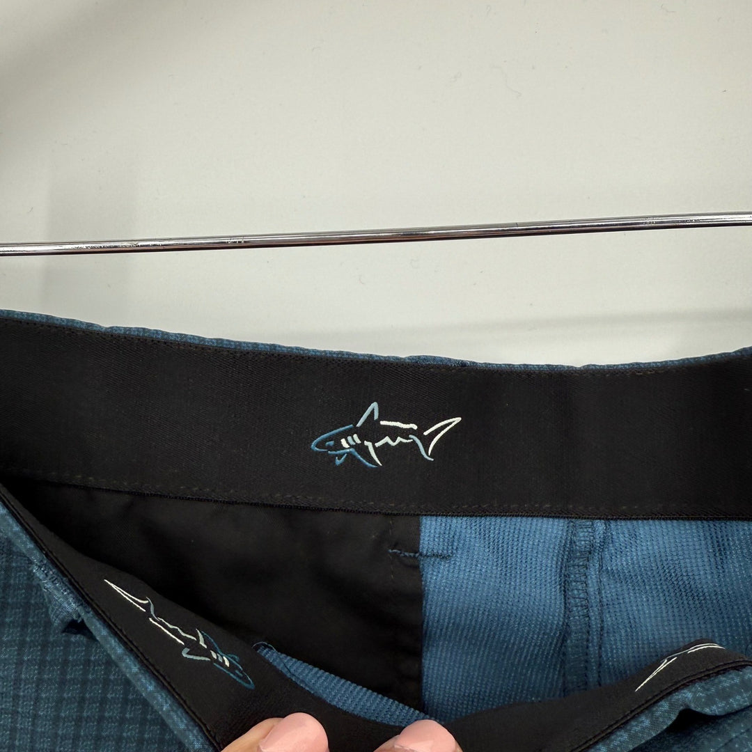 Greg Norman Sharkskin Performance Golf Shorts Mens Size 34 Teal Grid Pattern