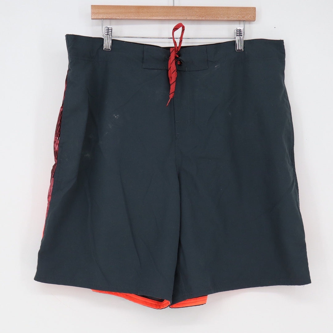 Nike Athletic Shorts Mens XXL Black Red Camo Training Gym Excellent