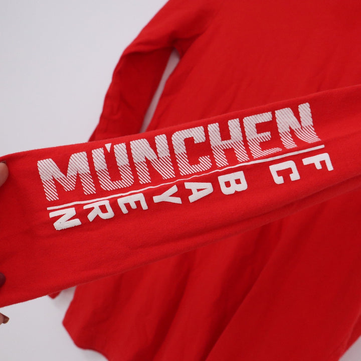 FC Bayern Munchen Red Long Sleeve T-Shirt Youth Medium 10/12 Soccer Fan Tee