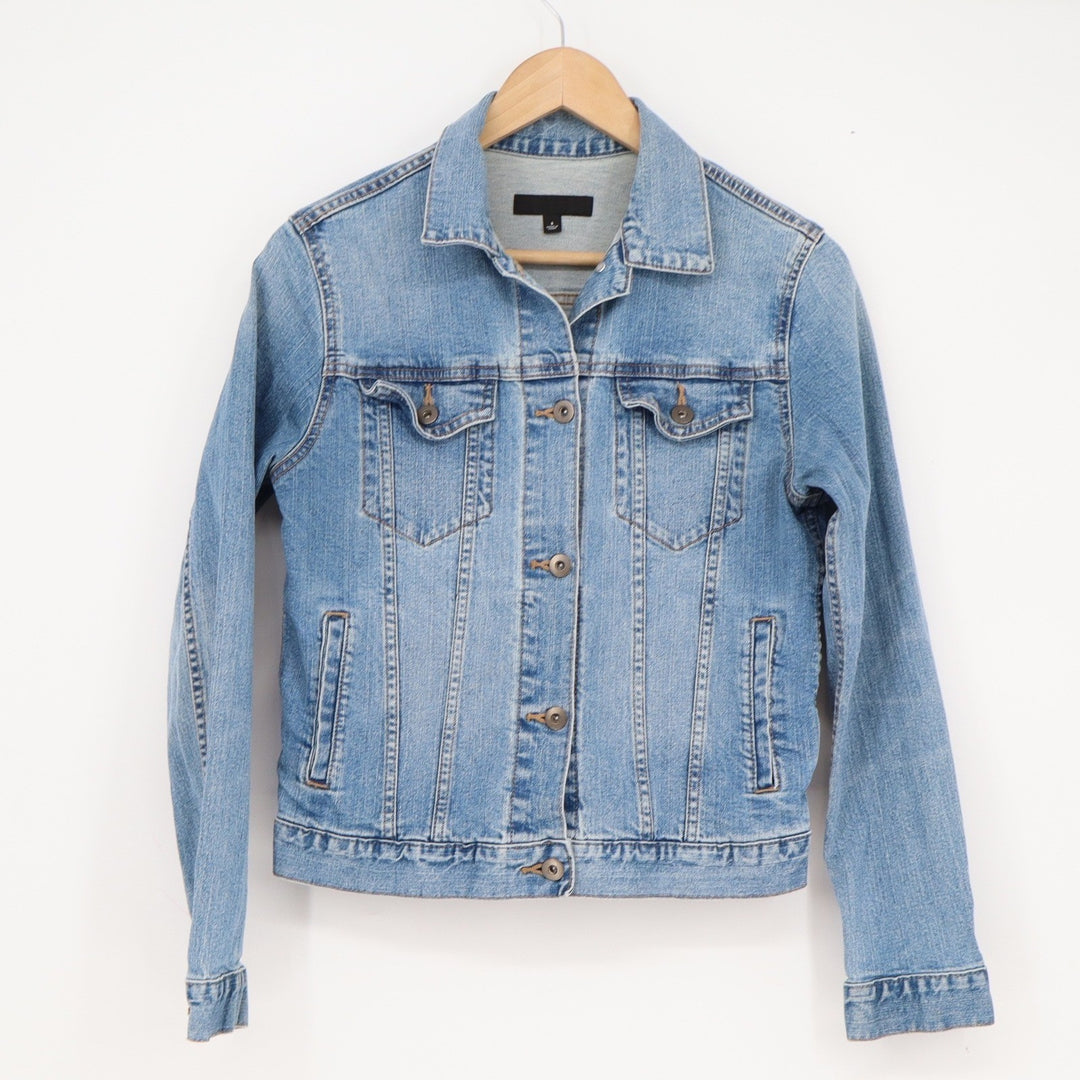 Uniqlo Womens Denim Trucker Jacket Light Wash Blue Stretch Size S
