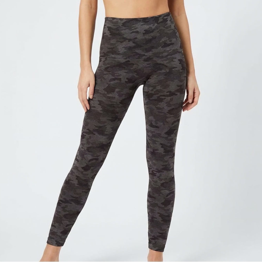 Spanx Look At Me Leggings Womens XL Multi Camo Stretch Wlastic Waist Skinny Leg