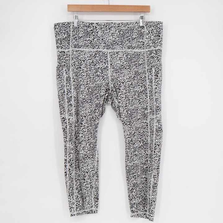 Athleta Ultimate Stash II Textured 7/8 Tight Leggings Black White Plus 2X SSA088