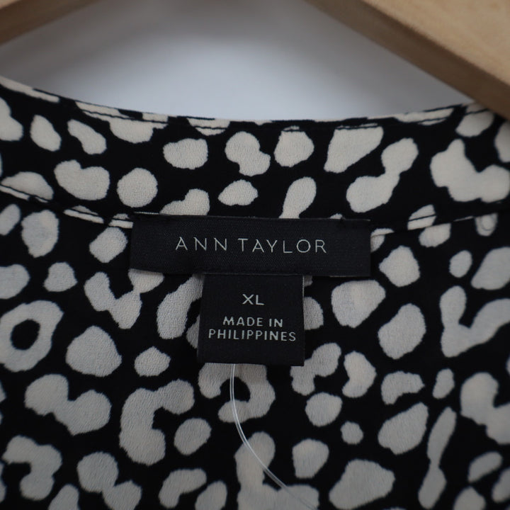 Ann Taylor Blouse Womens XL Black White Leopard Print Ruffled Neck Long Sleeve
