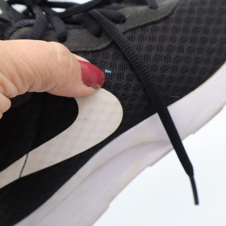 Nike Tanjun Womens 8.5 Running Shoes Black White Low Top Mesh Good