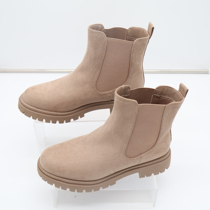 Old Navy Chunky Chelsea Women's US 8 Light Taupe Suede Lug Sole Ankle Shoes