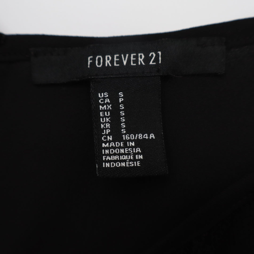 Forever 21 Cropped Top Womens Small Black Lace Detail V-Neck Spaghetti Strap