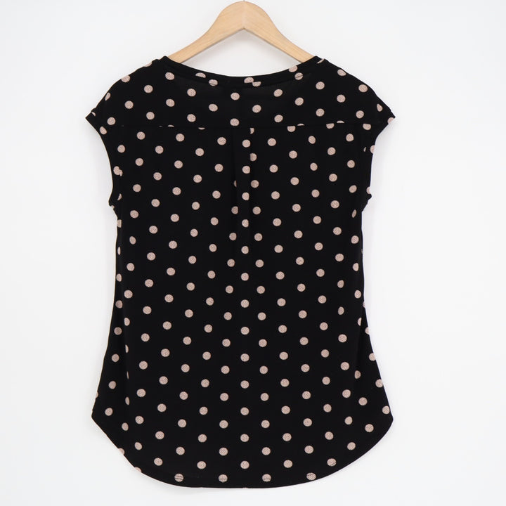 Elle Blouse Women's XS Black Stretch Polka Dots Fitted Cap Sleeve Curve Hem