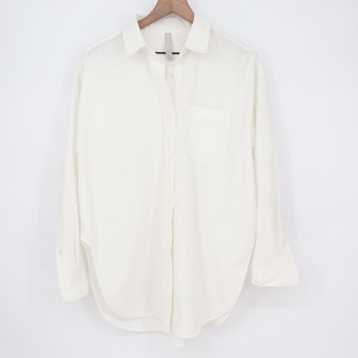 Athleta Shirt Womens Small White Long Sleeve Curved Hem Spread Collar Button Up