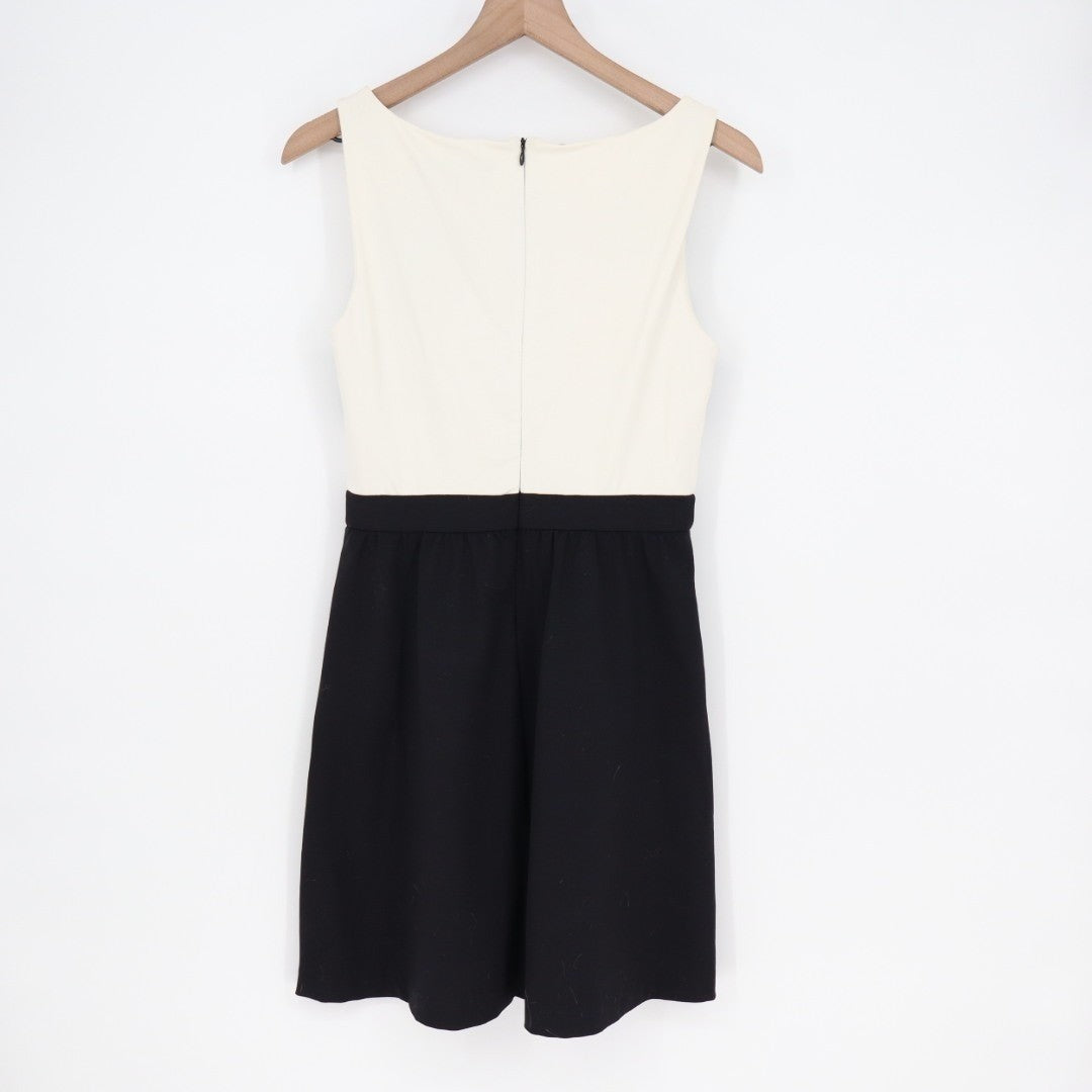 Cynthia Rowley A-Line Dress Womens S White Black Chevron Stretch V-Neck Back Zip
