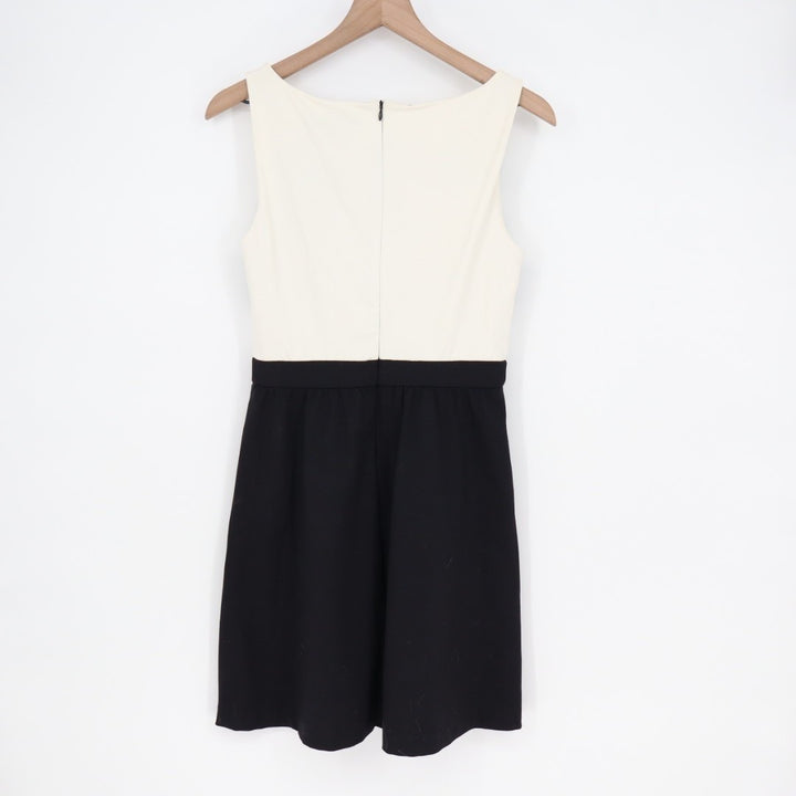 Cynthia Rowley A-Line Dress Womens S White Black Chevron Stretch V-Neck Back Zip