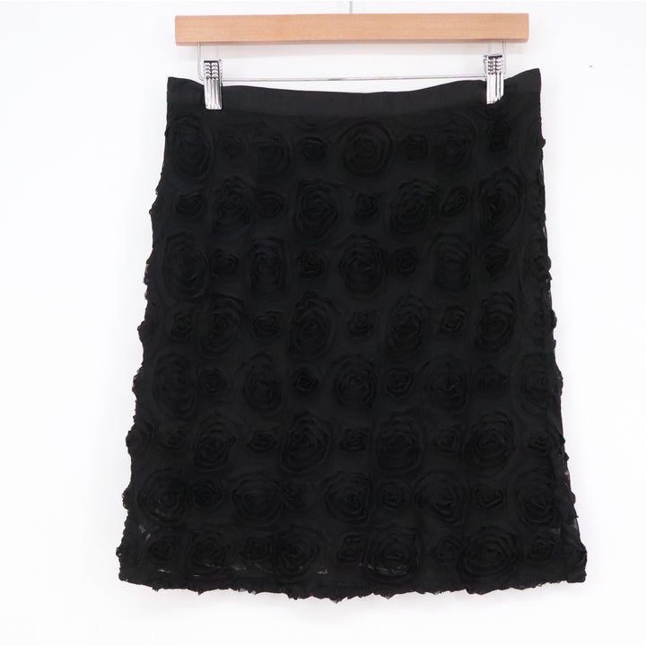 Willi Smith Black 3D Rosette Floral Mini Skirt Size 6 Textured Rear Zip