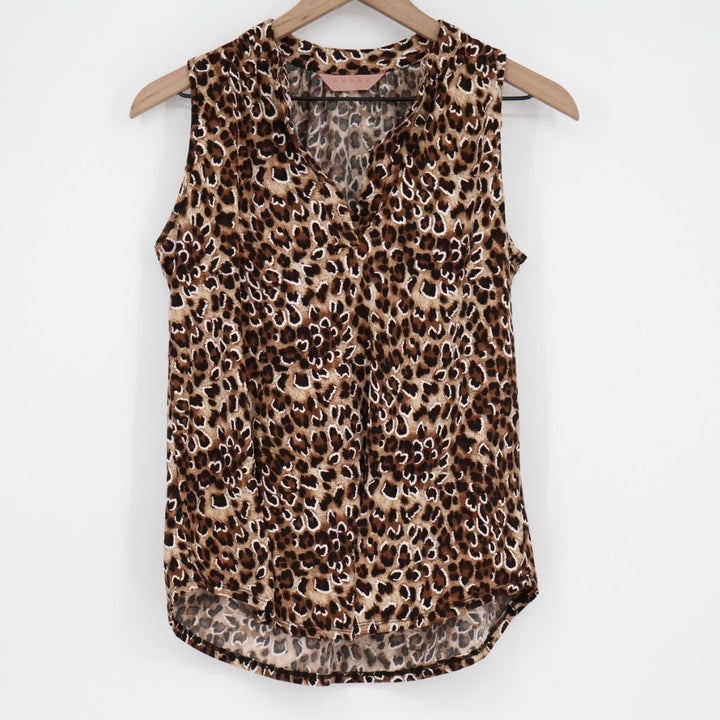 Amana Tank Top Womens Medium Brown Stretch Leopard Print Split Neck Round Hem