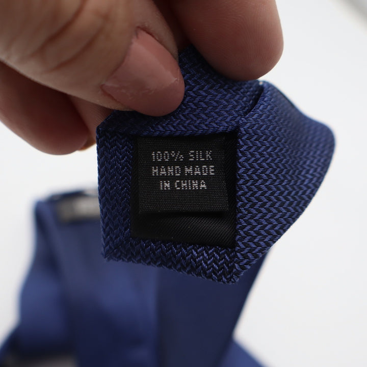 Kenneth Cole Reaction Mens Blue Textured 100% Silk Necktie NEW