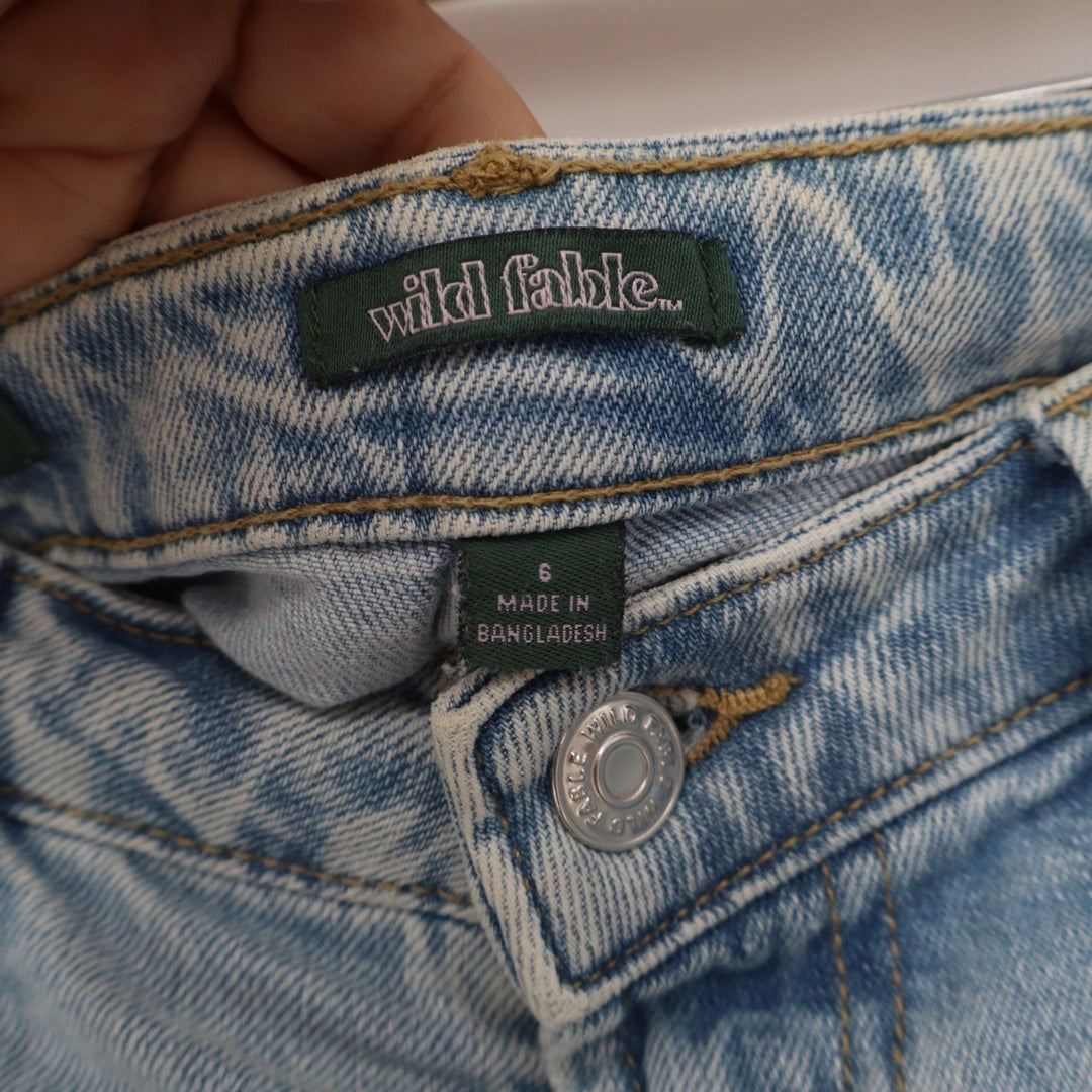 Wild Fable Super High-Rise Mom Jeans Light Wash Distressed Blue Denim Size 6