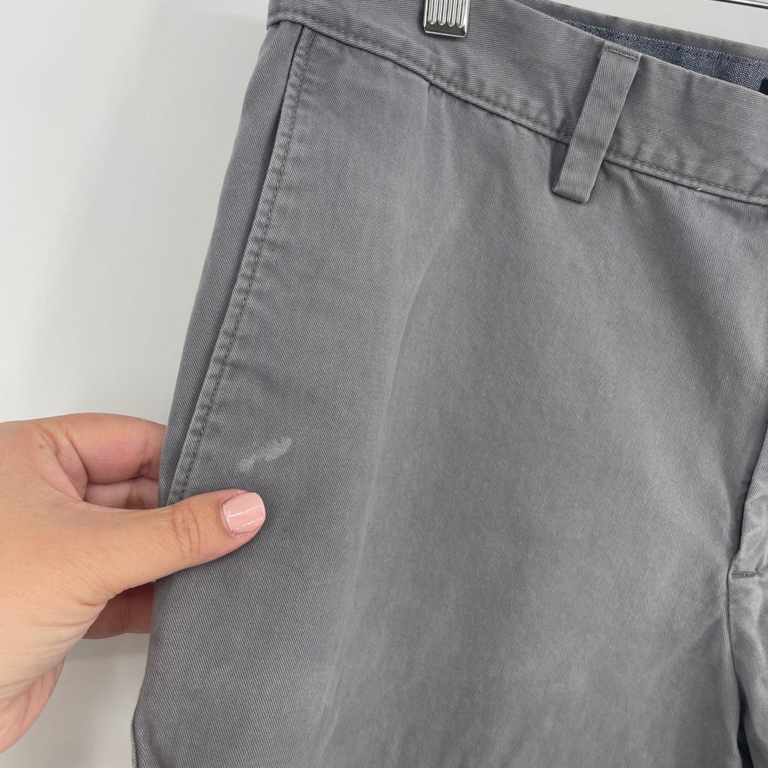 Banana Republic Emerson Short Mens Gray Flat Front Chino Casual Size 32