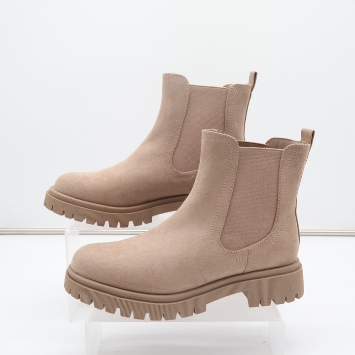Old Navy Chunky Chelsea Women's US 8 Light Taupe Suede Lug Sole Ankle Shoes