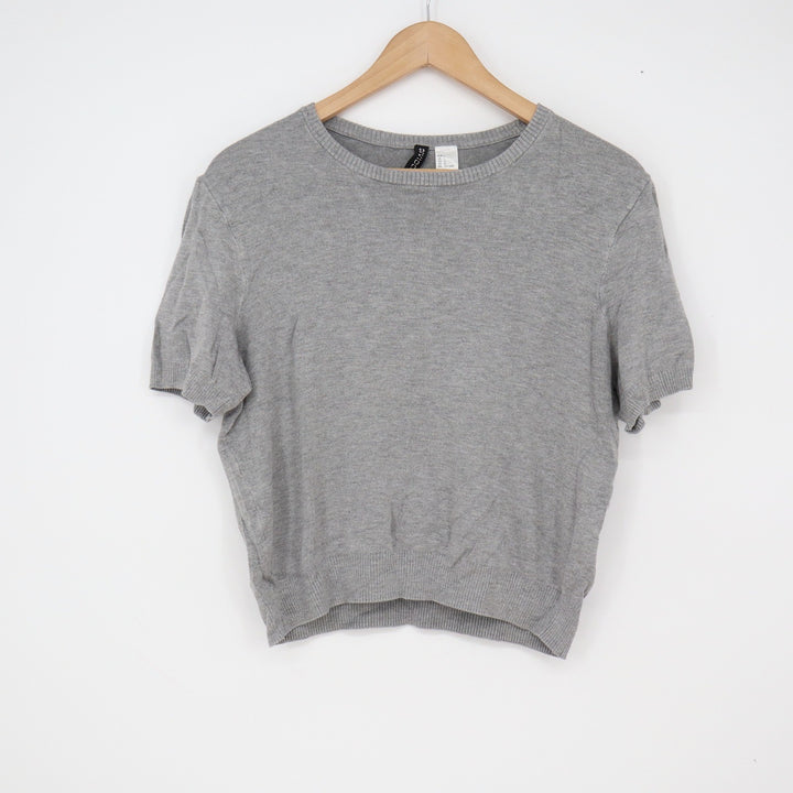 H&M Divided Knit Top Womens L Short Sleeve Crew Neck Gray Solid Excellent
