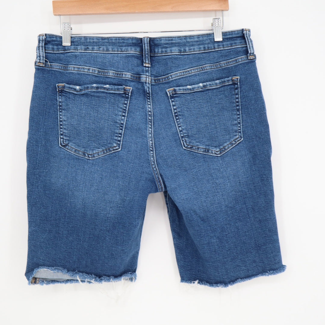 Gap Denim 9 Inch Bermuda Shorts Womens 14/32 Medium Wash Raw Hem Stretch