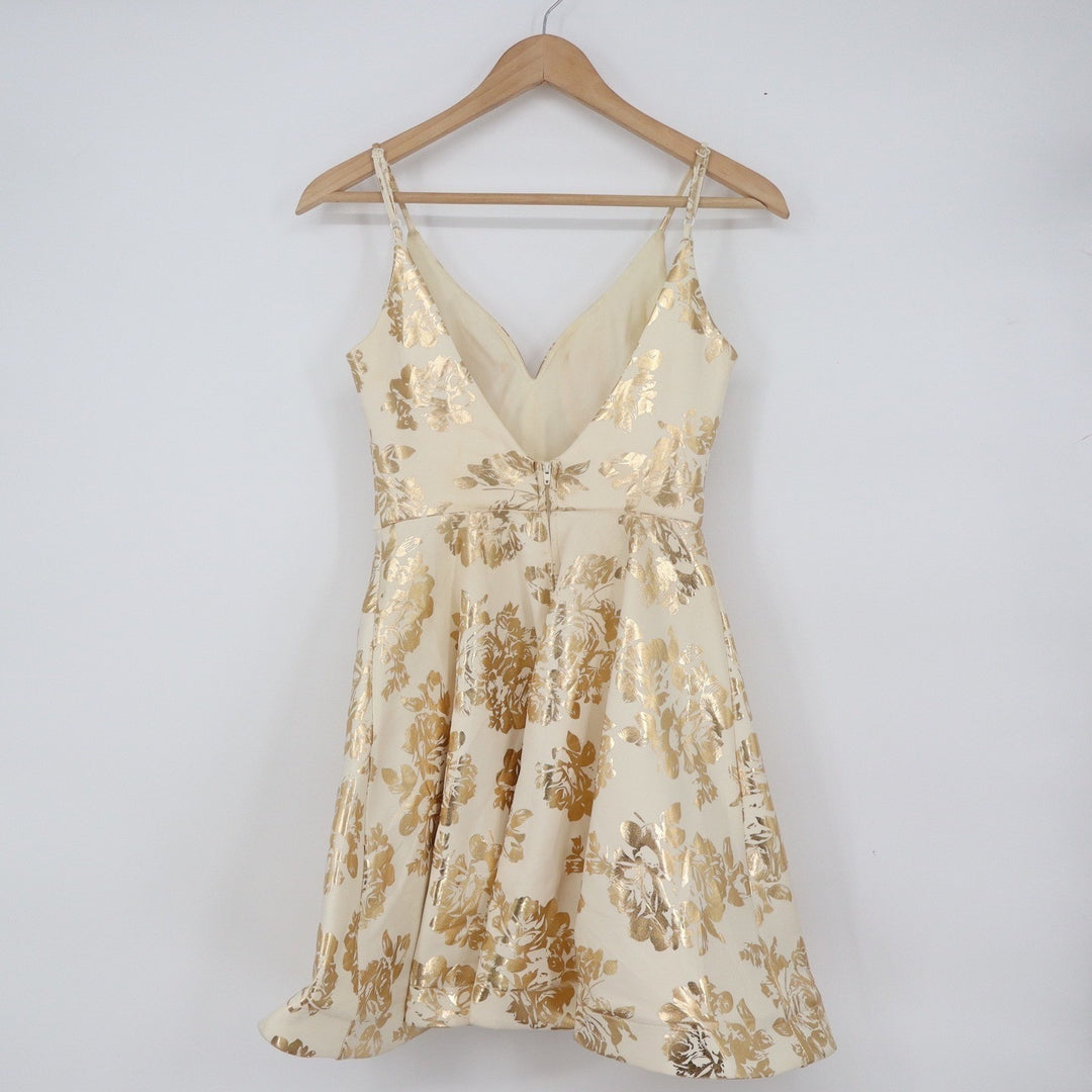 B. Darlin Gold Floral Foil Fit and Flare Cocktail Dress Cream Size 3/4