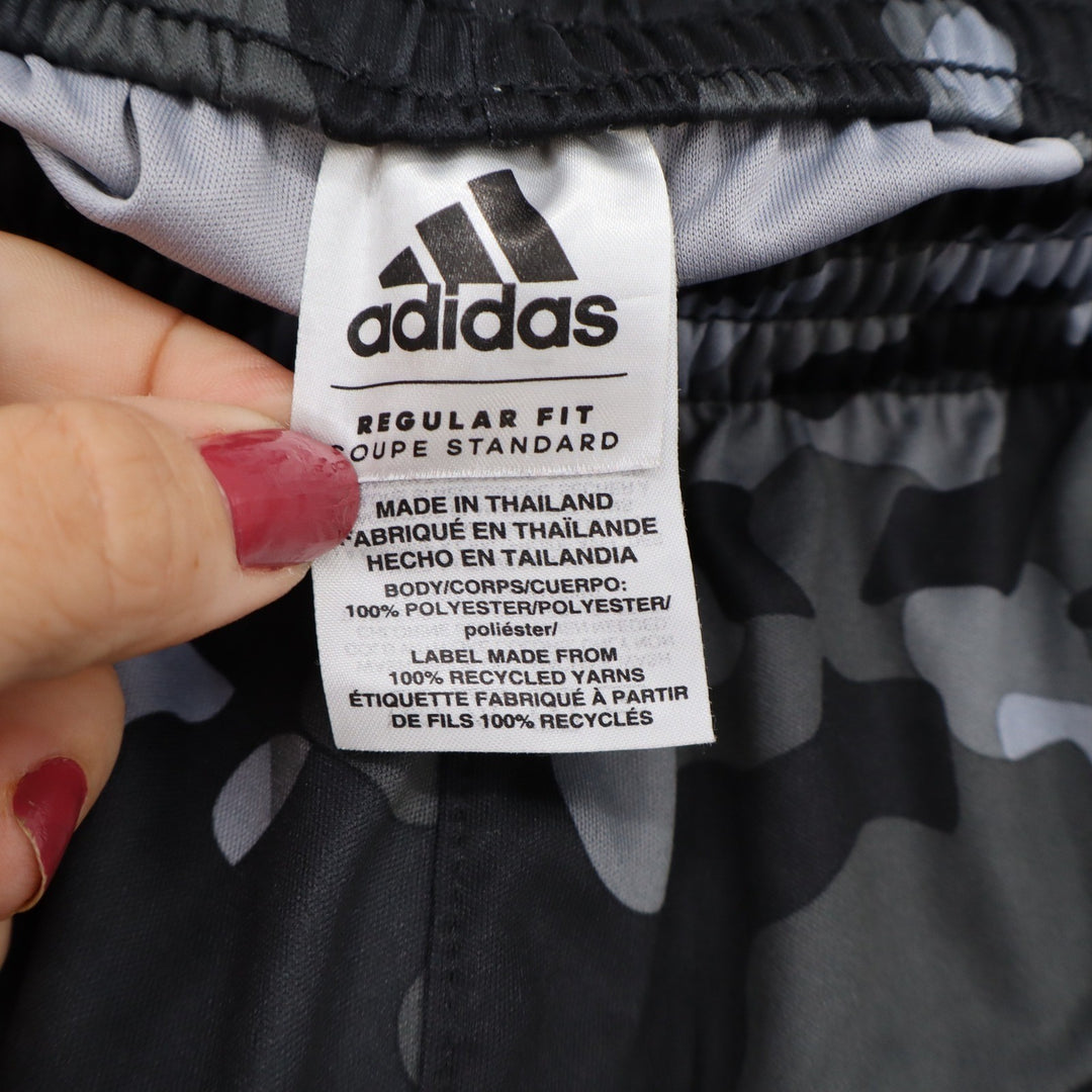 Adidas Shorts Boys XL Regular Fit Camo Grey Red 3-Stripe Athletic Excellent