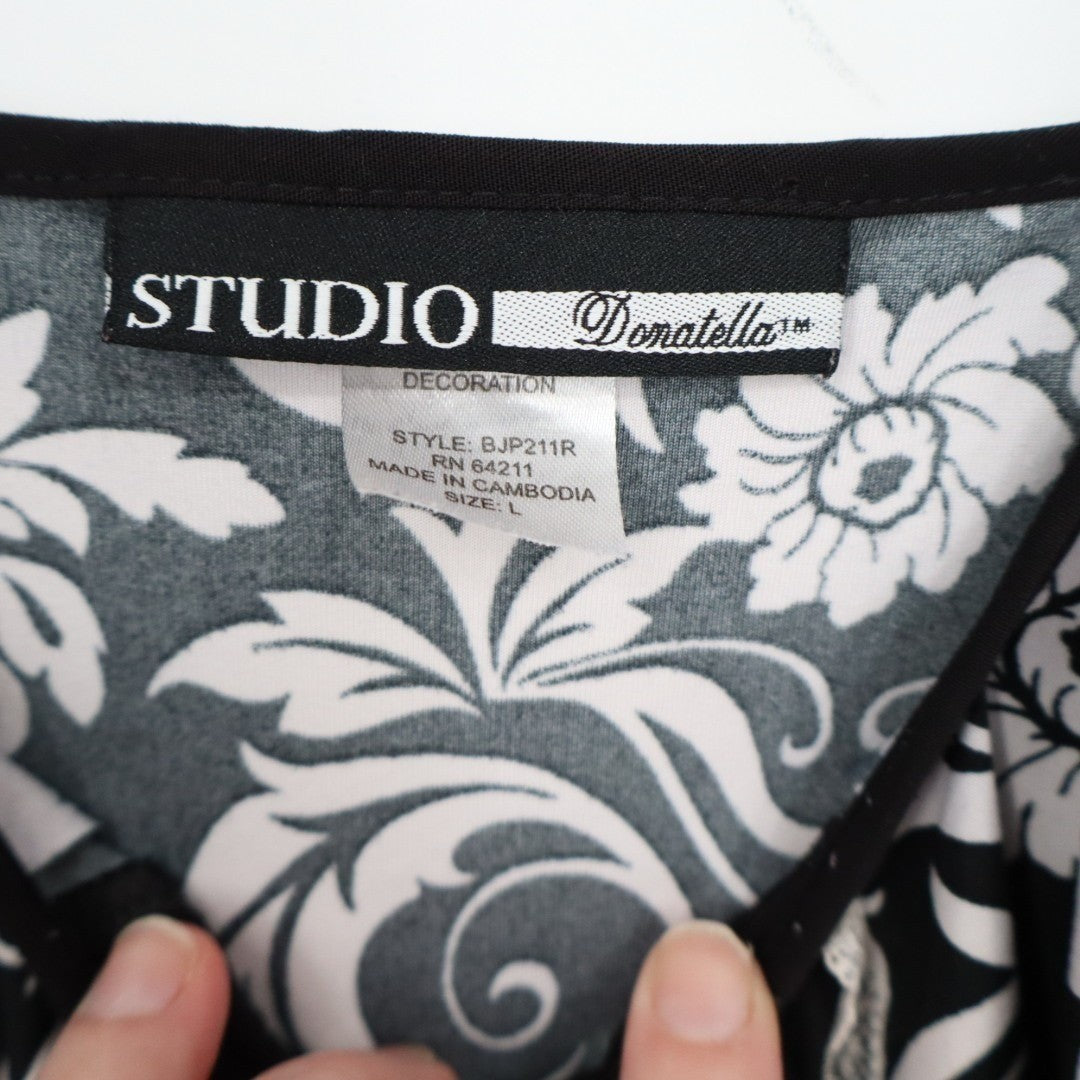 Studio Donatella Pajama Top Womens Large Black White Floral Stretch Ruffle Hem