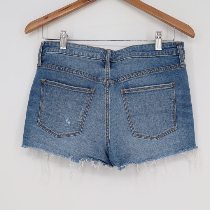 Universal Thread Womens Blue Denim Cut Off Shorts Medium Wash Frayed Hem Size 8