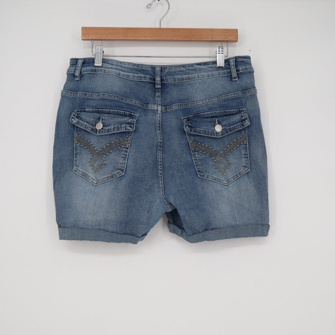 Shein Curve Womens 1XL Blue Denim Shorts Cuffed Hem Embroidered Flap Pockets