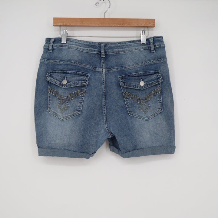 Shein Curve Womens 1XL Blue Denim Shorts Cuffed Hem Embroidered Flap Pockets