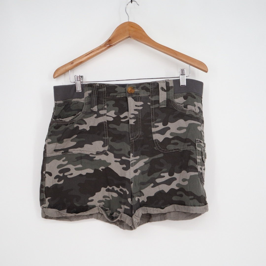 Knox Rose Chino Short Womens Large Multicolor Camo Cargo Pockets Cuffed Hem