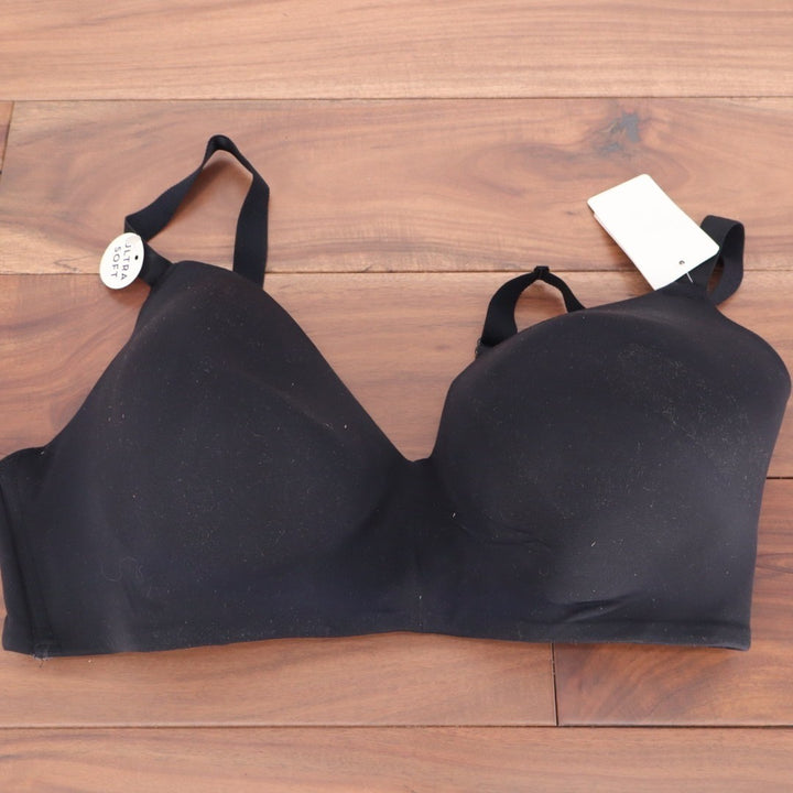 B. Tempt'd by Wacoal Future Foundation Contour Bra Womens 36DDD Black Wireless