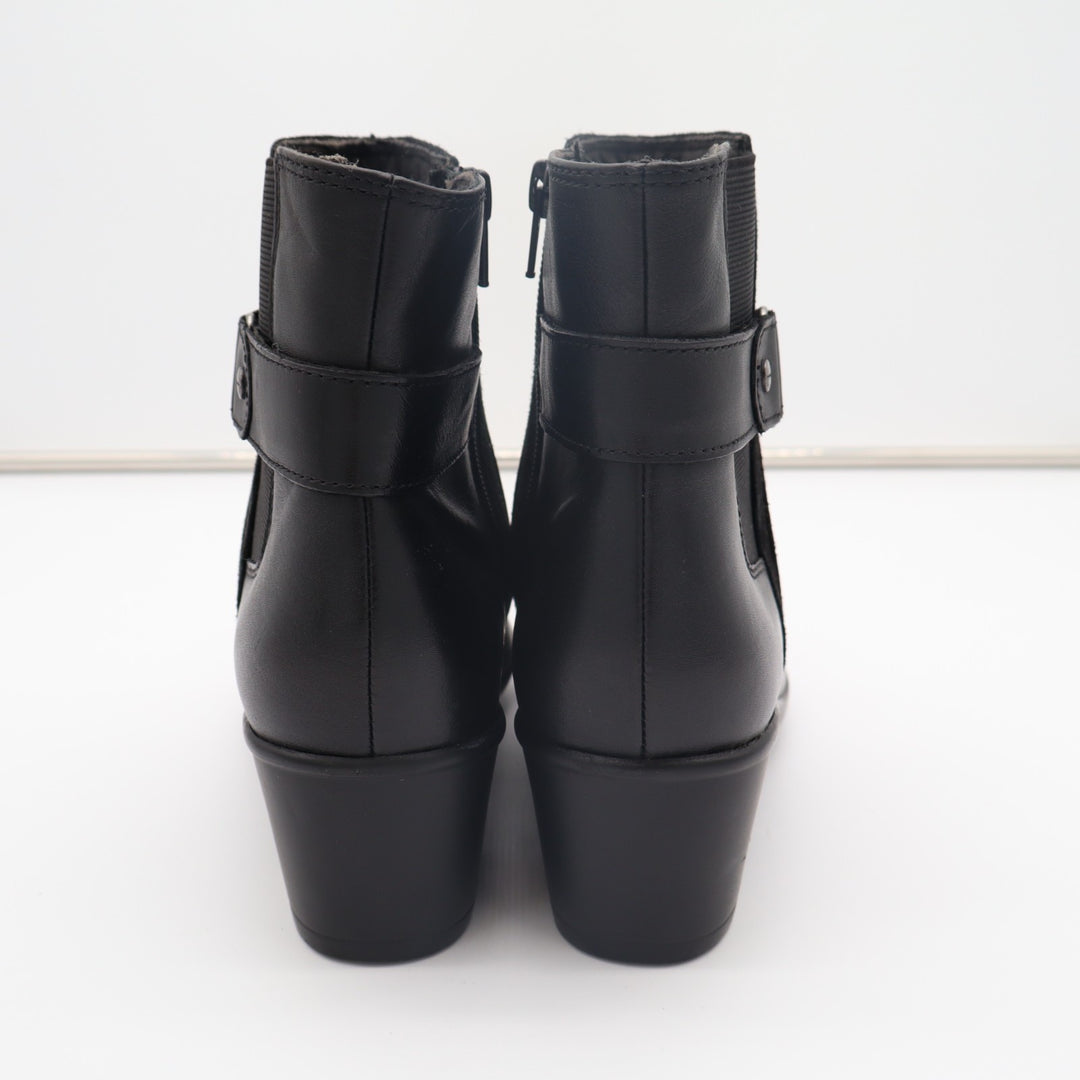 Clarks Malia Maui 26110482 Bootie Womens 7.5 Black Leather Side Zip Ankle Boots